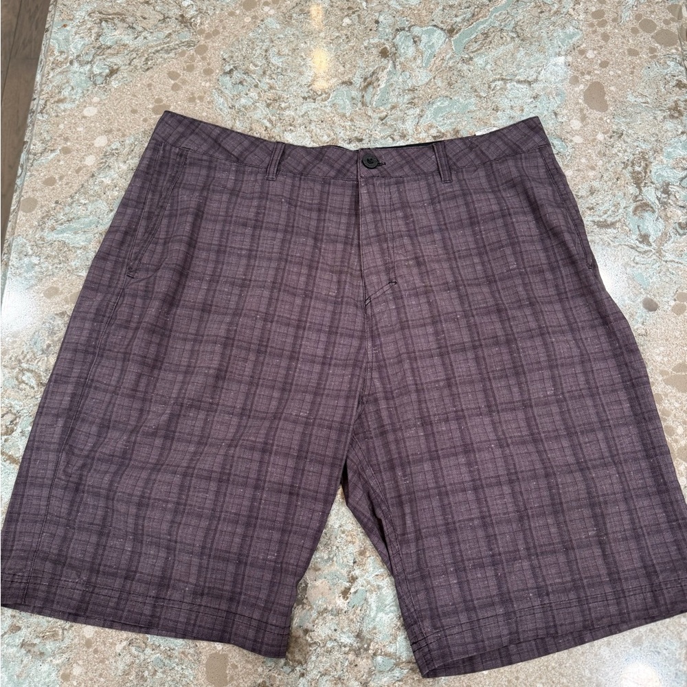 Men's Quicksilver Size 38 Plaid Shorts - Grey/Black
